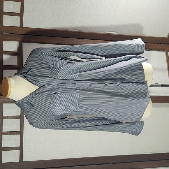 Express Grey and White Striped Button Down Shirt Sz M - Picture 1 of 11